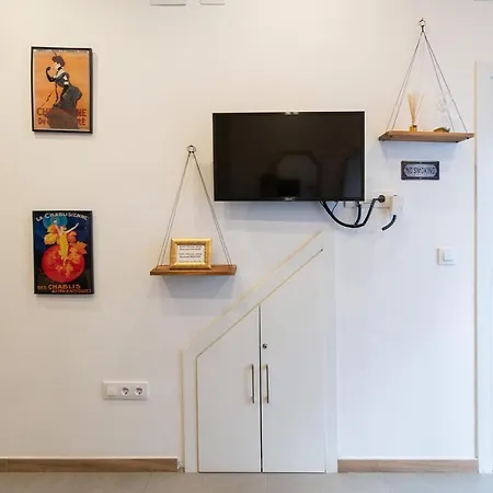 Laura Apartment
